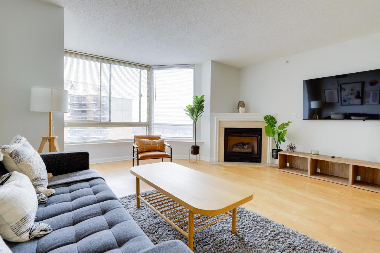 Elegant And Charming Condo At Ballston With Pool アーリントン エクステリア 写真
