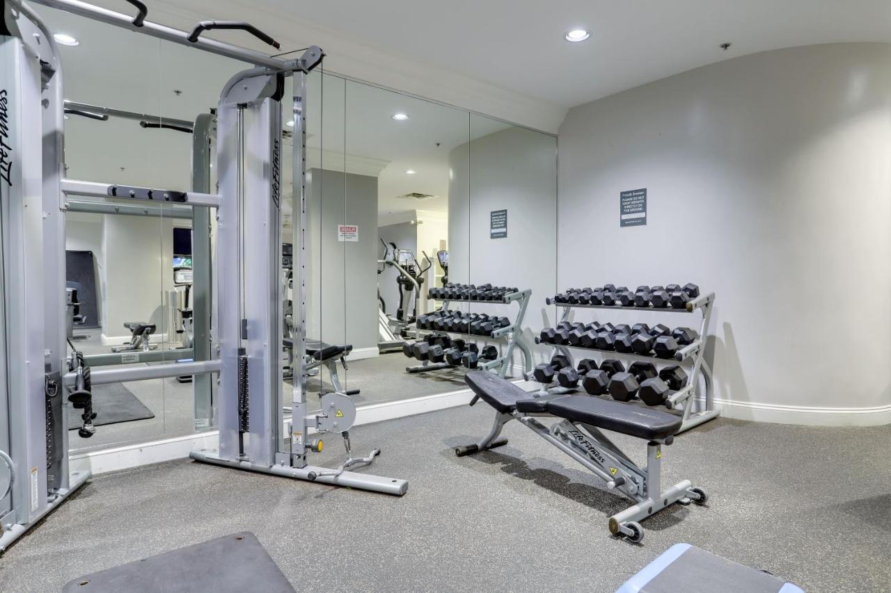 Elegant And Charming Condo At Ballston With Pool アーリントン エクステリア 写真