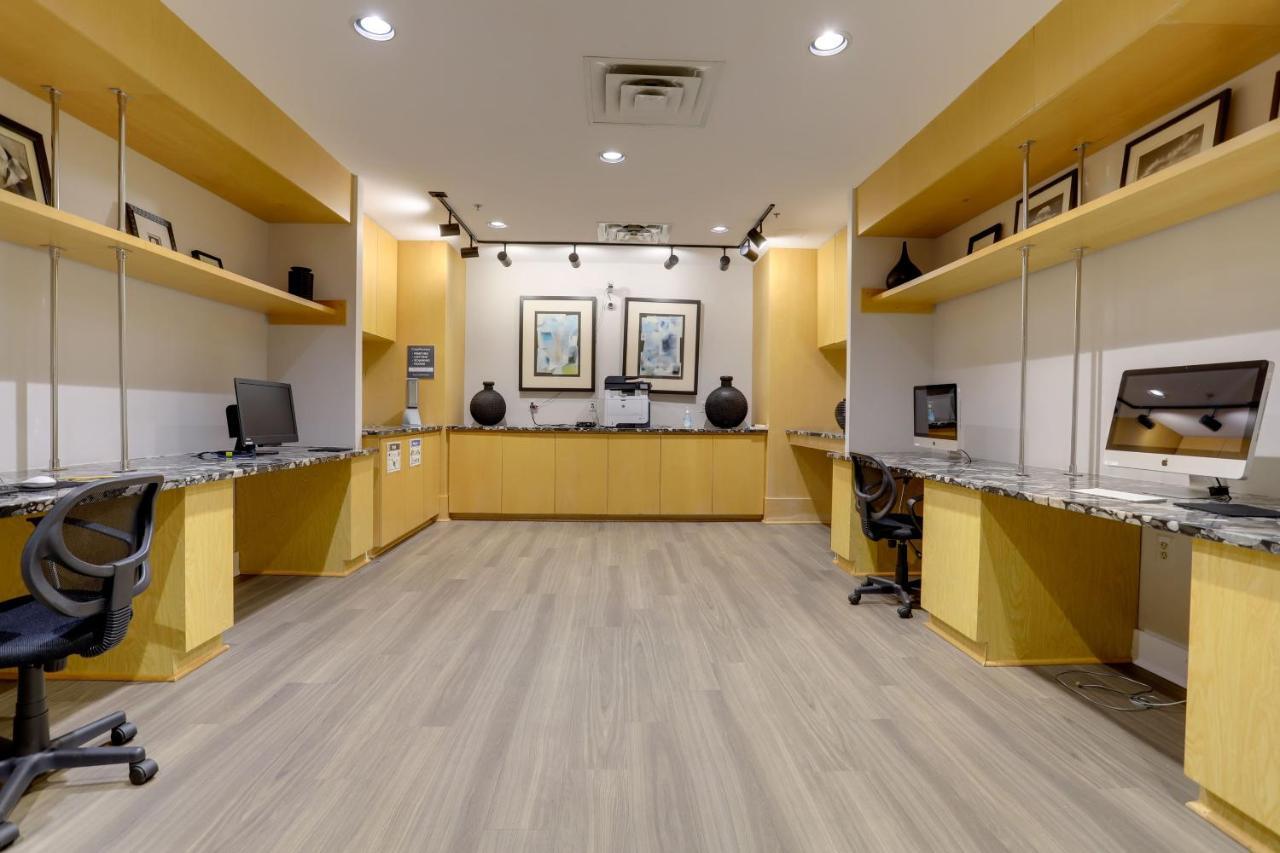Elegant And Charming Condo At Ballston With Pool アーリントン エクステリア 写真
